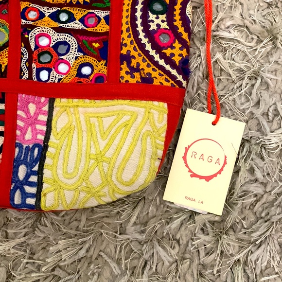 Raga Sagle Crossbody - Picture 2 of 5